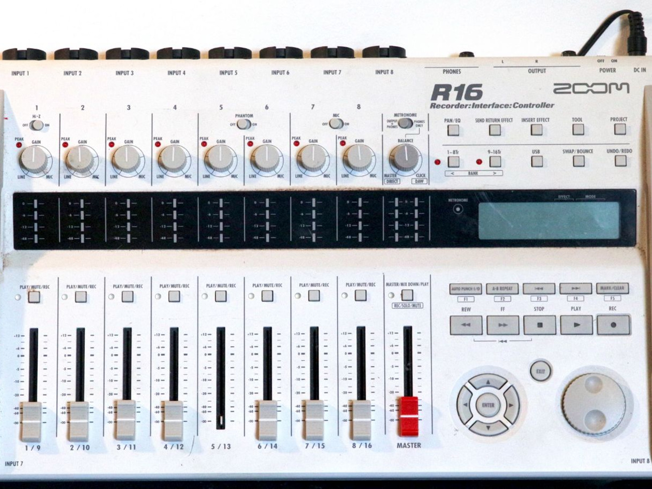 Zoom r16 8 track recorder