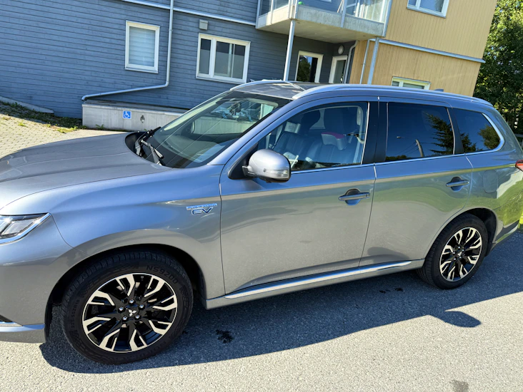 Mitsubishi outlander phev hybrid