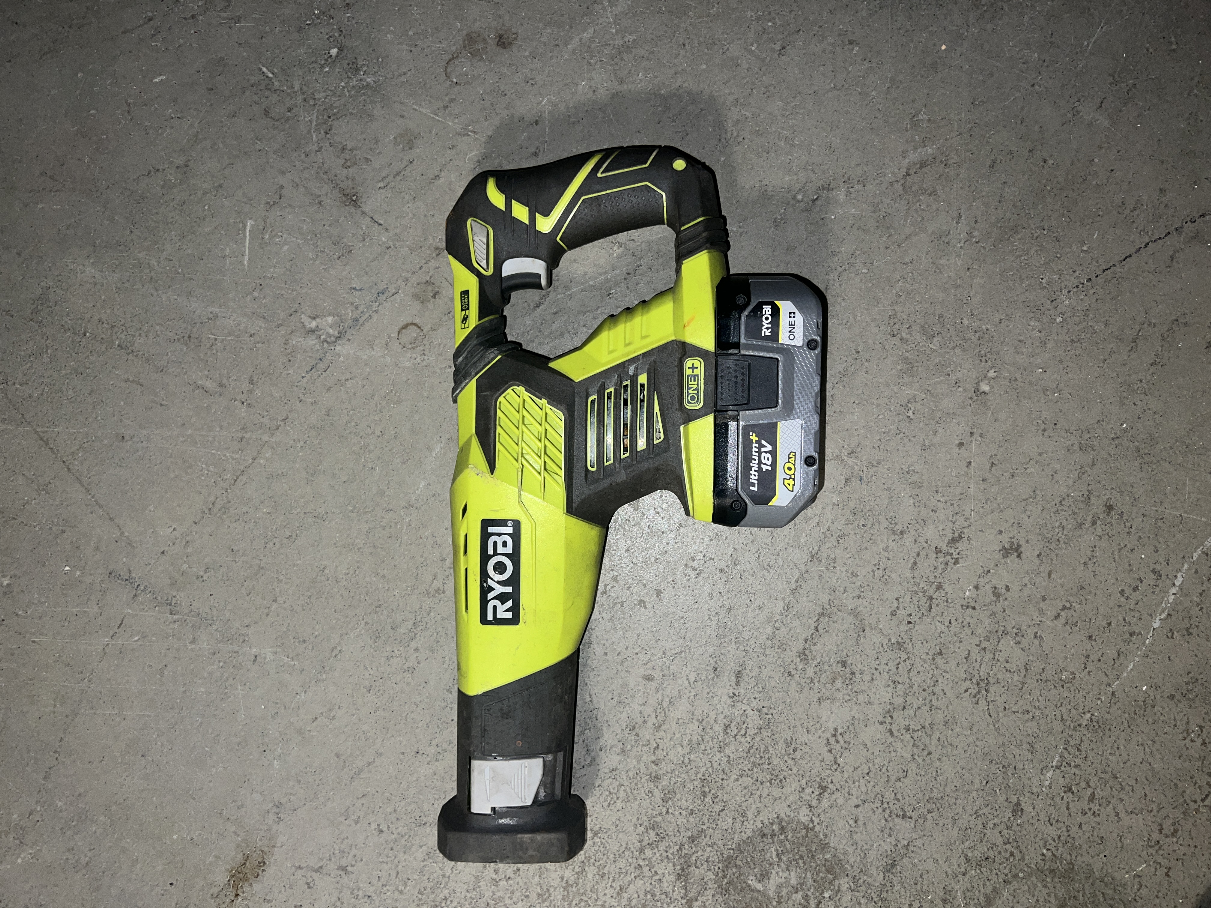 Ryobi one+ 18v tigersåg – batteridriven – 4,0 ah batteri