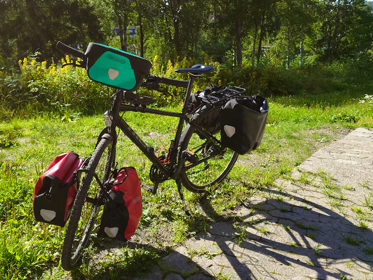 Fullt utstyrt sykkel til bikepacking