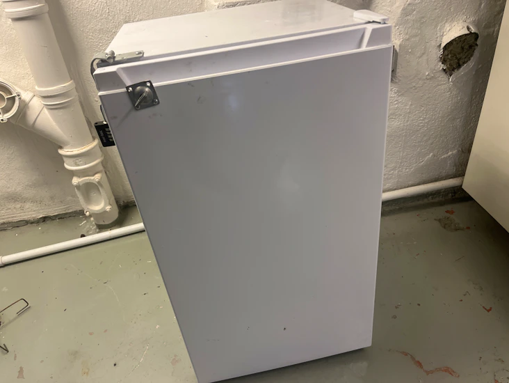 Kylskåp låsbart 50l