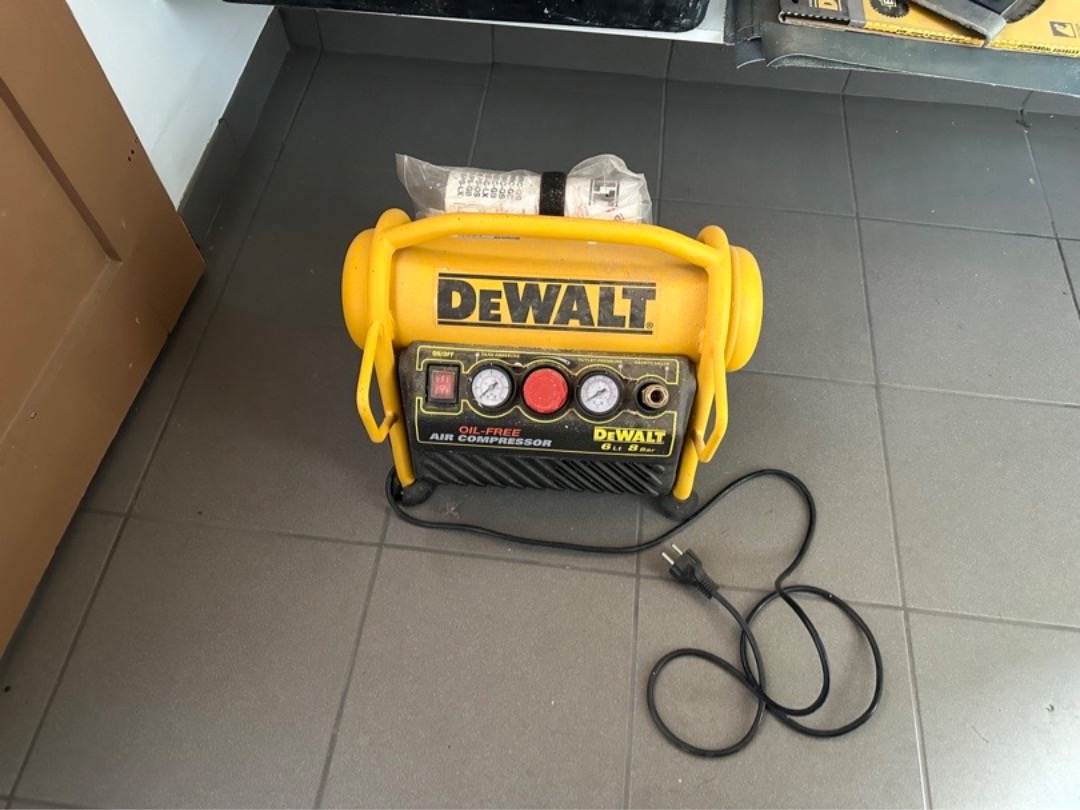 Dewalt dyckertpistol, kompressor och slang