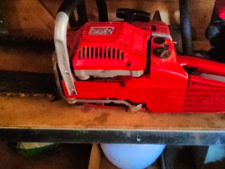 Motorsåg bensindriven