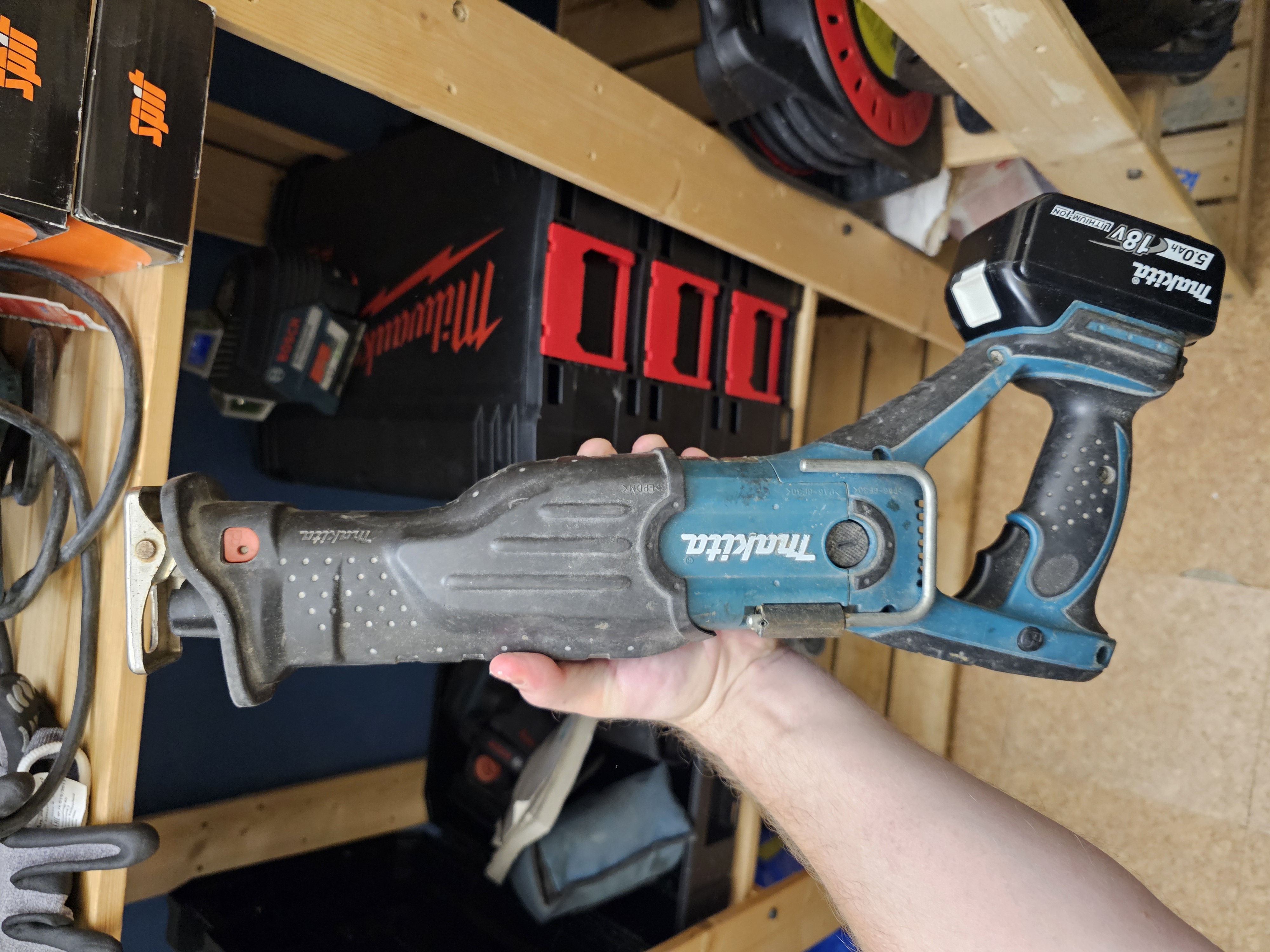 Makita bajonettsag 18v 