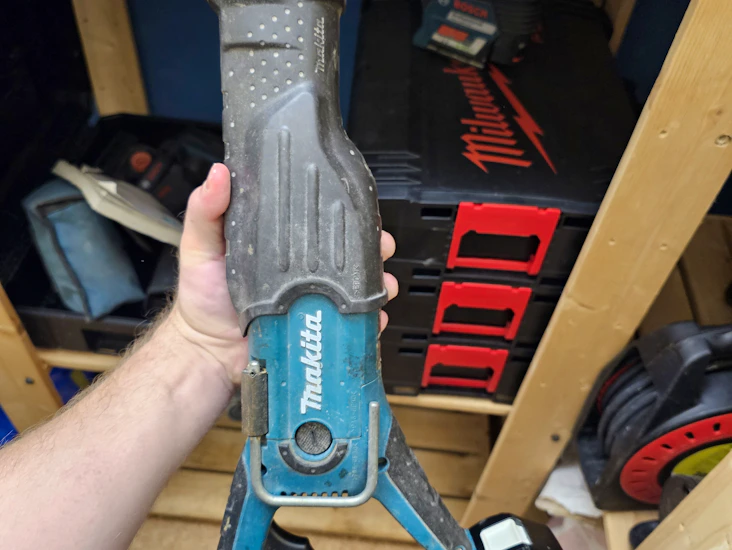 Makita bajonettsag 18v