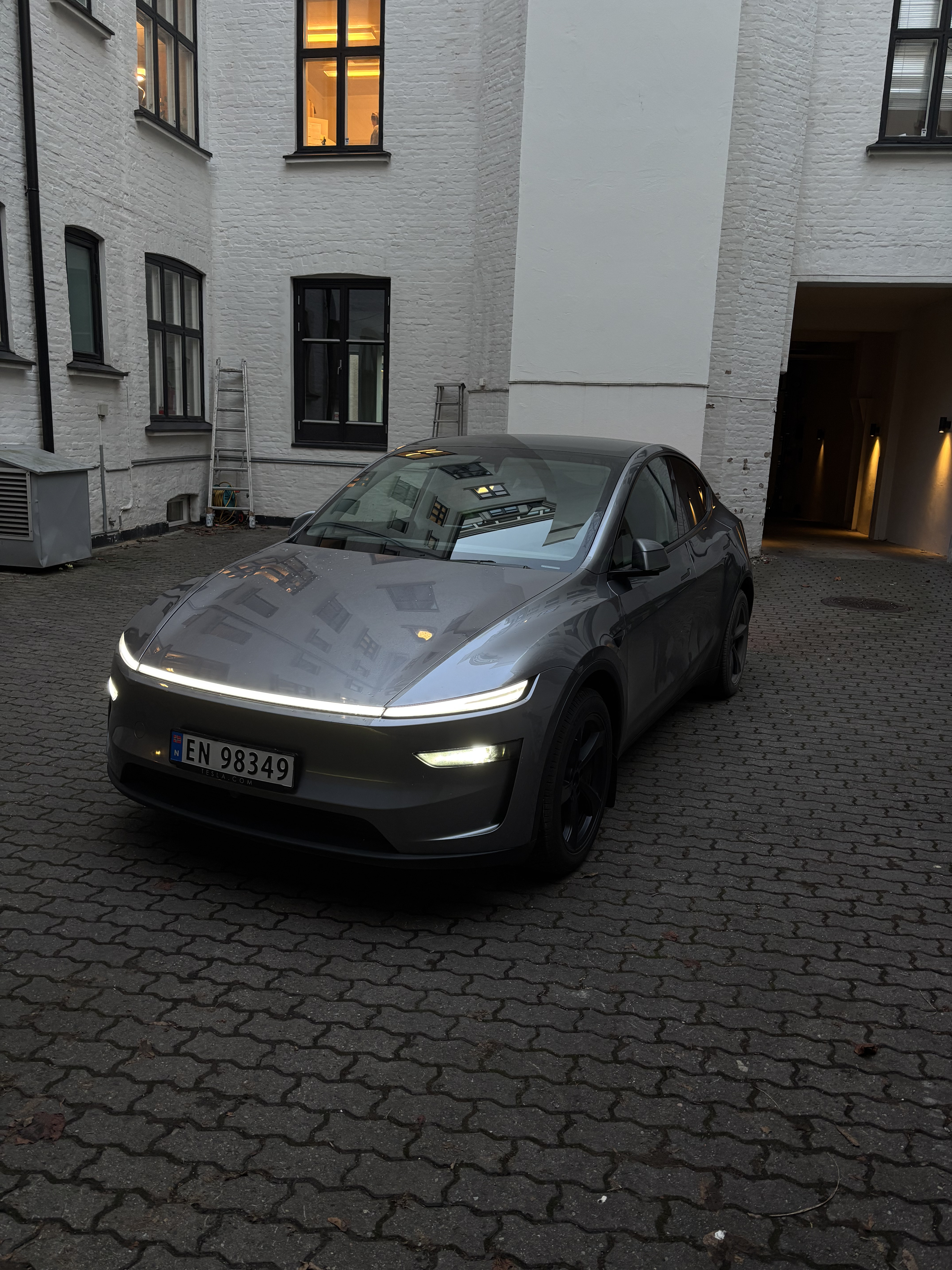 Tesla model y all wheel drive