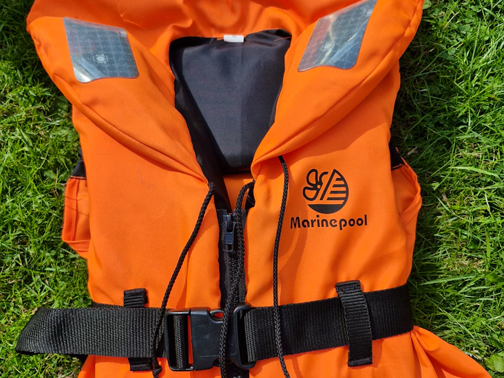Flytvästar för barn och vuxen