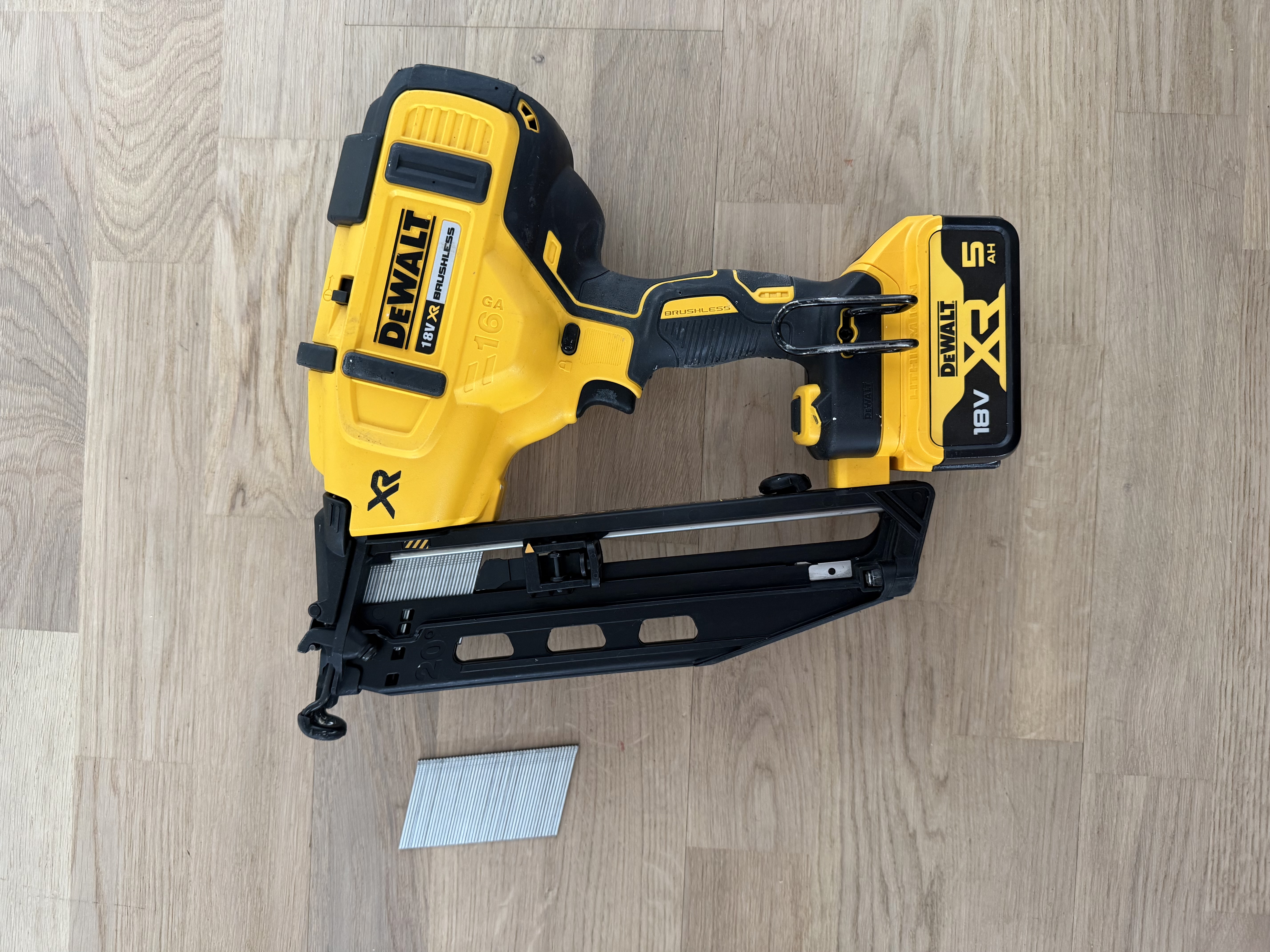 Dewalt xr dyckertpistol 1,6mm dcn660n-xj