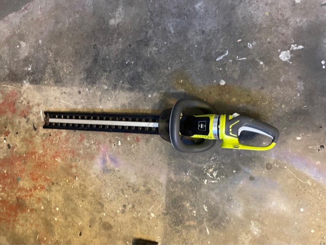 Ryobi häcksax