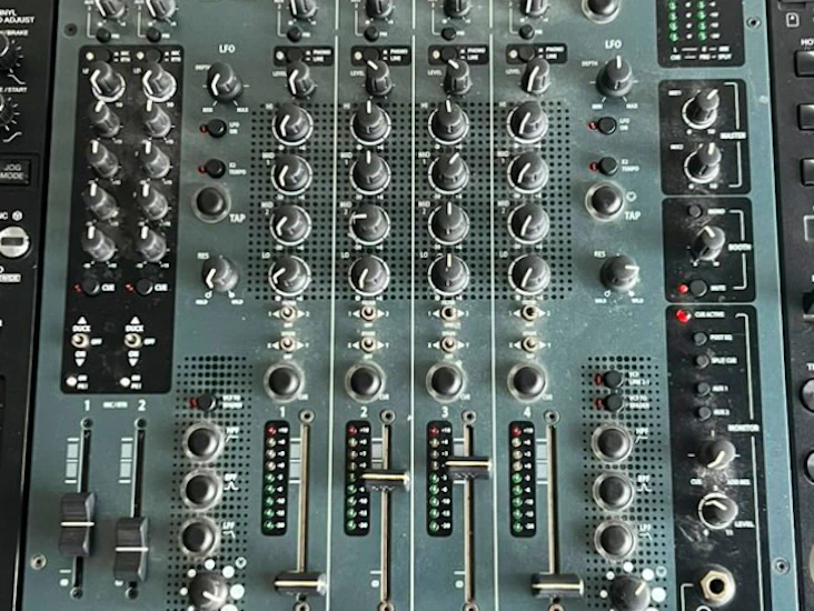 Allen heath xone 92 + 2x cdj 2000 nxs