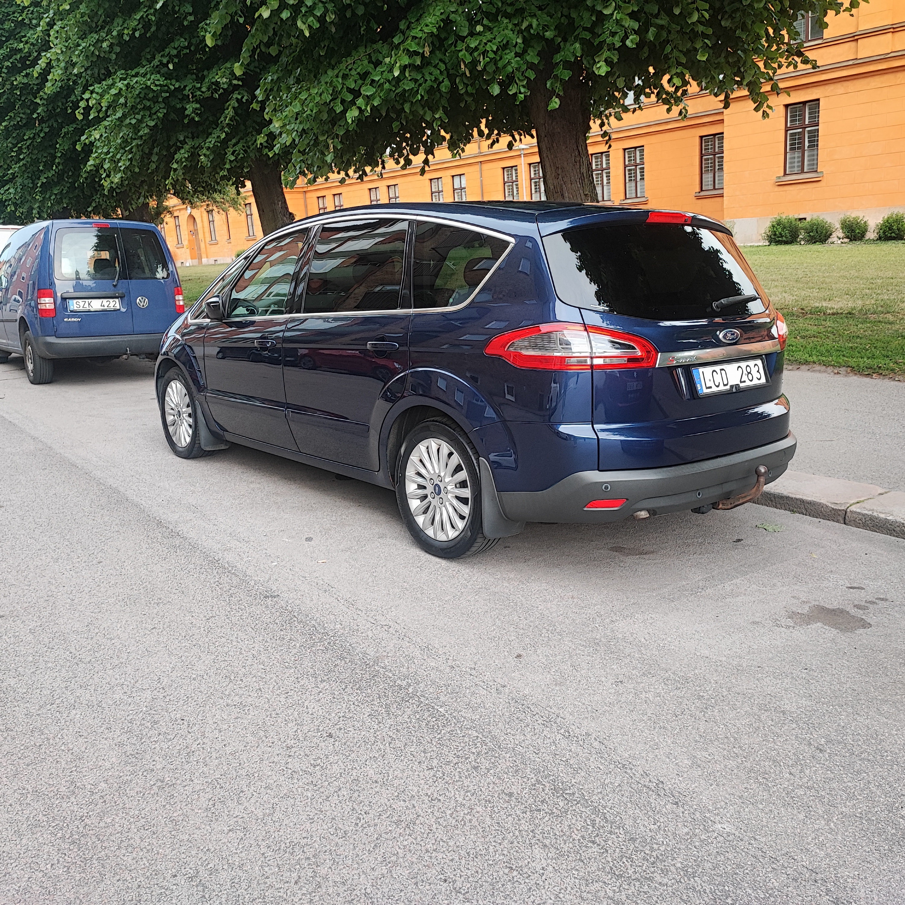 Rymlig & lättkörd 7-sitsig ford s-max (automat)