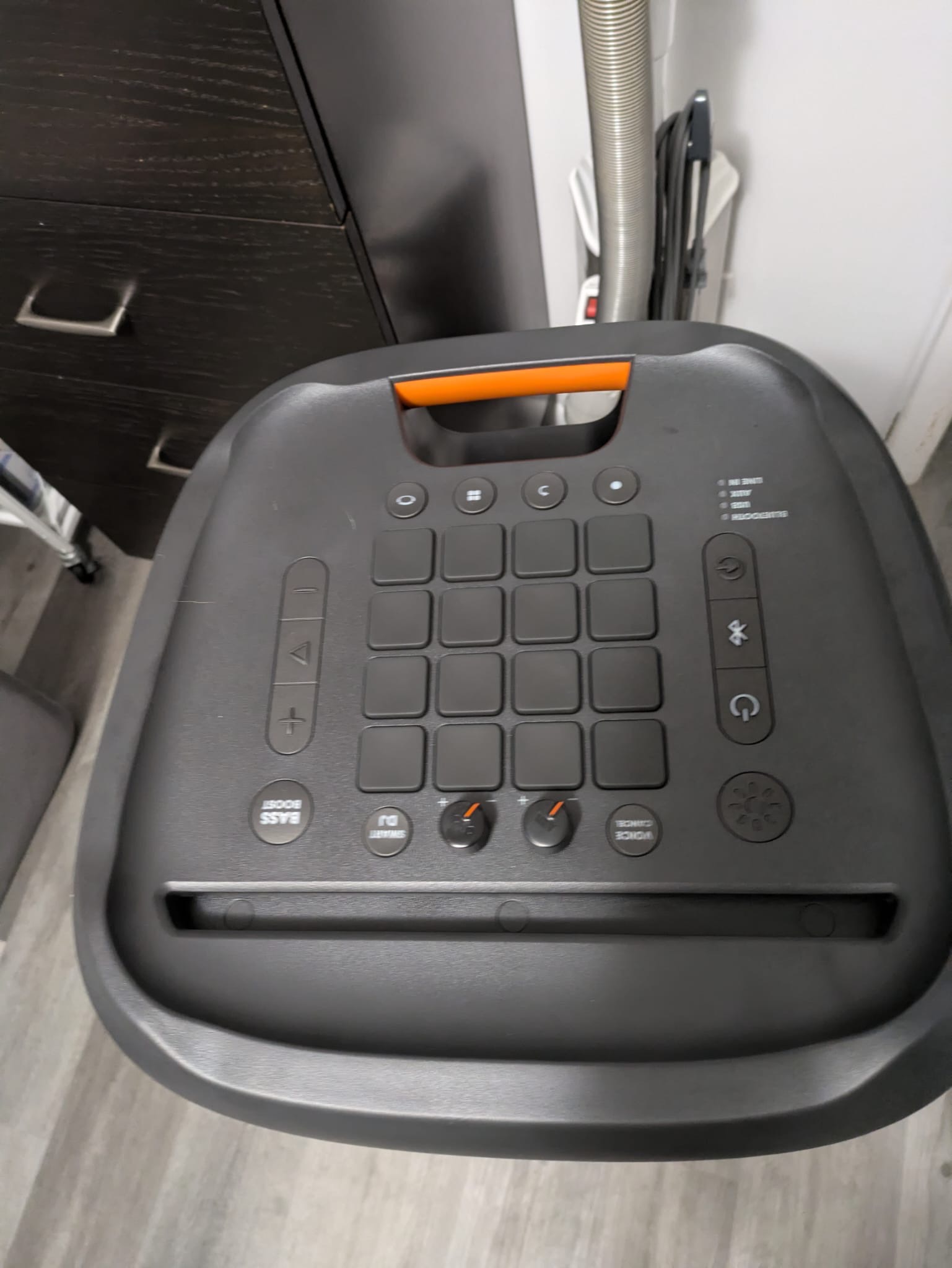 Jbl partybox 1000 - high power 1100w bluetooth party speaker