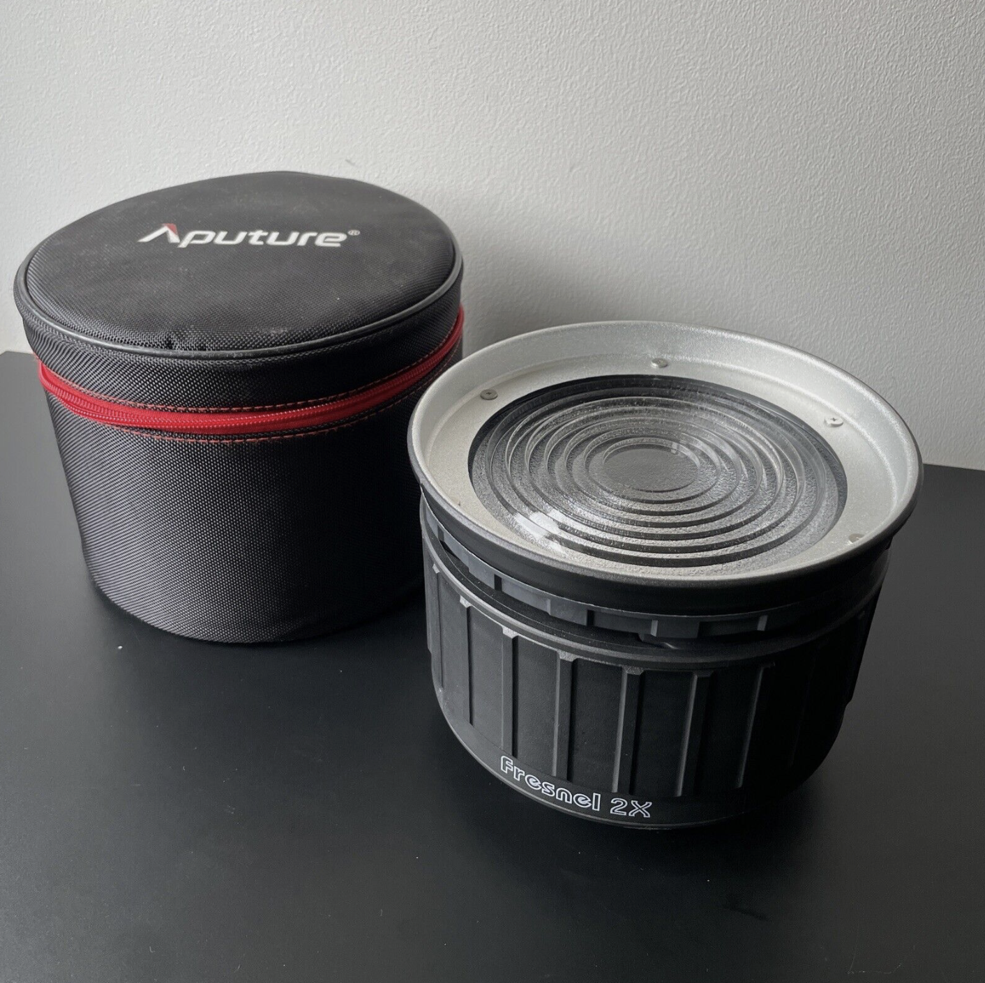 Aputure frensel 2x