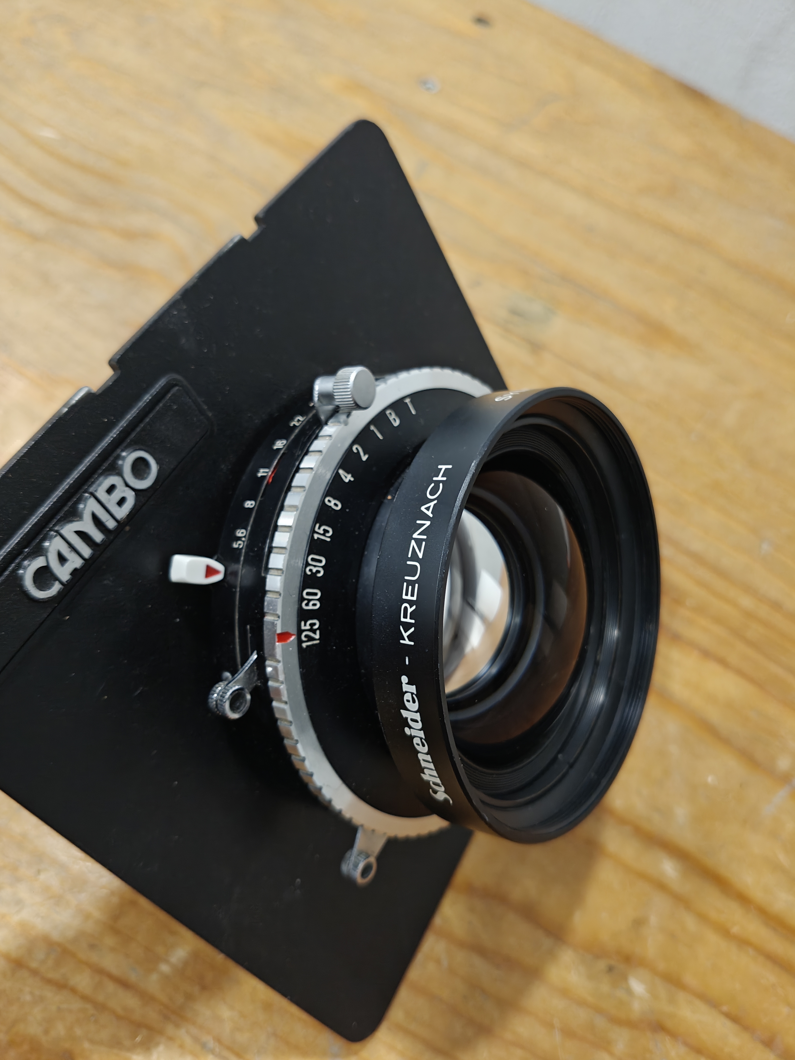 Schneider symmar-s 240mm f5.6 large format lens