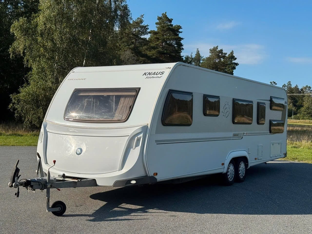 Knaus 790 exclusive – lyxig vinterbonad familjehusvagn (7 bäddar)