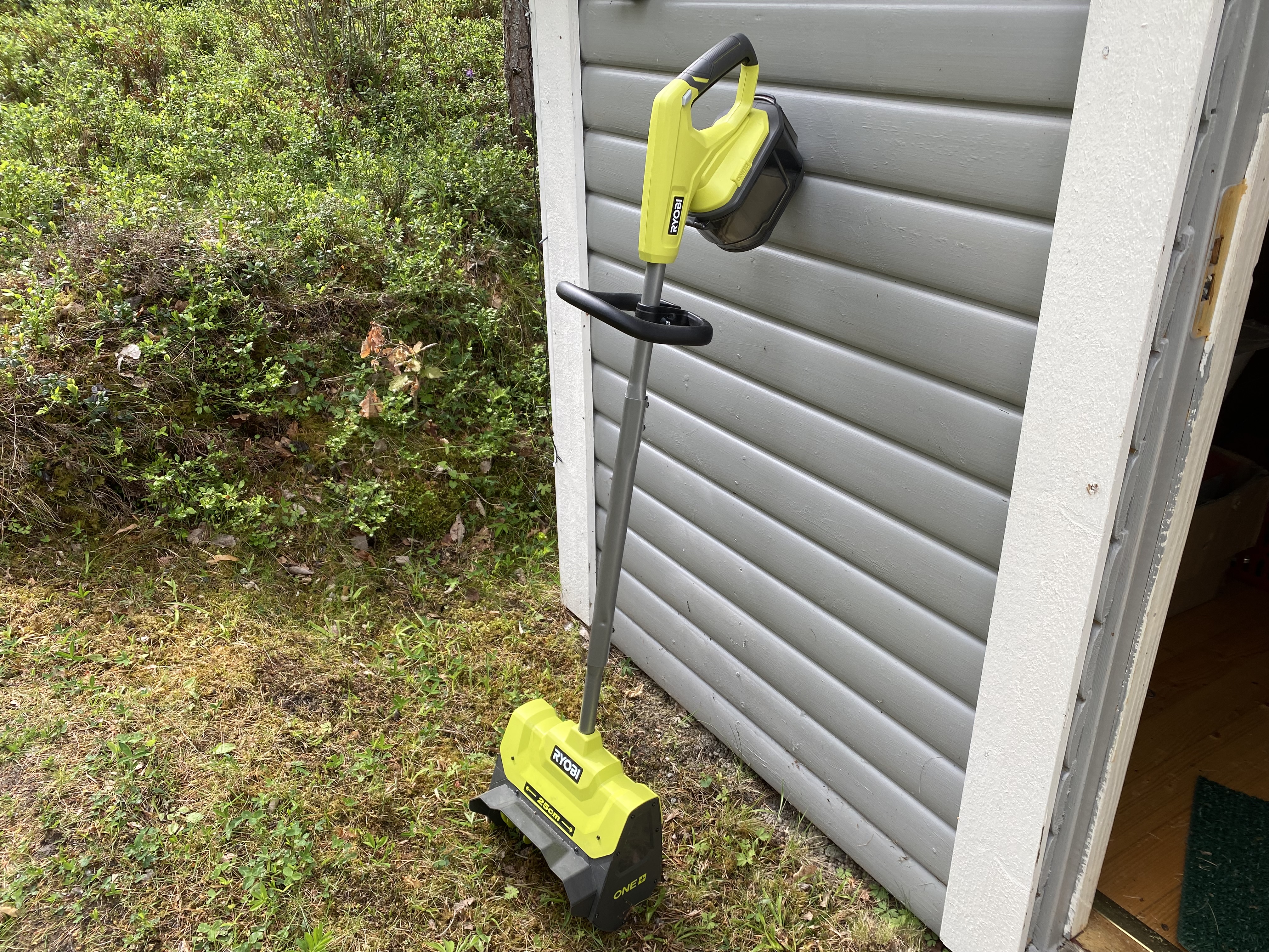 Ryobi 18v snöskyffel