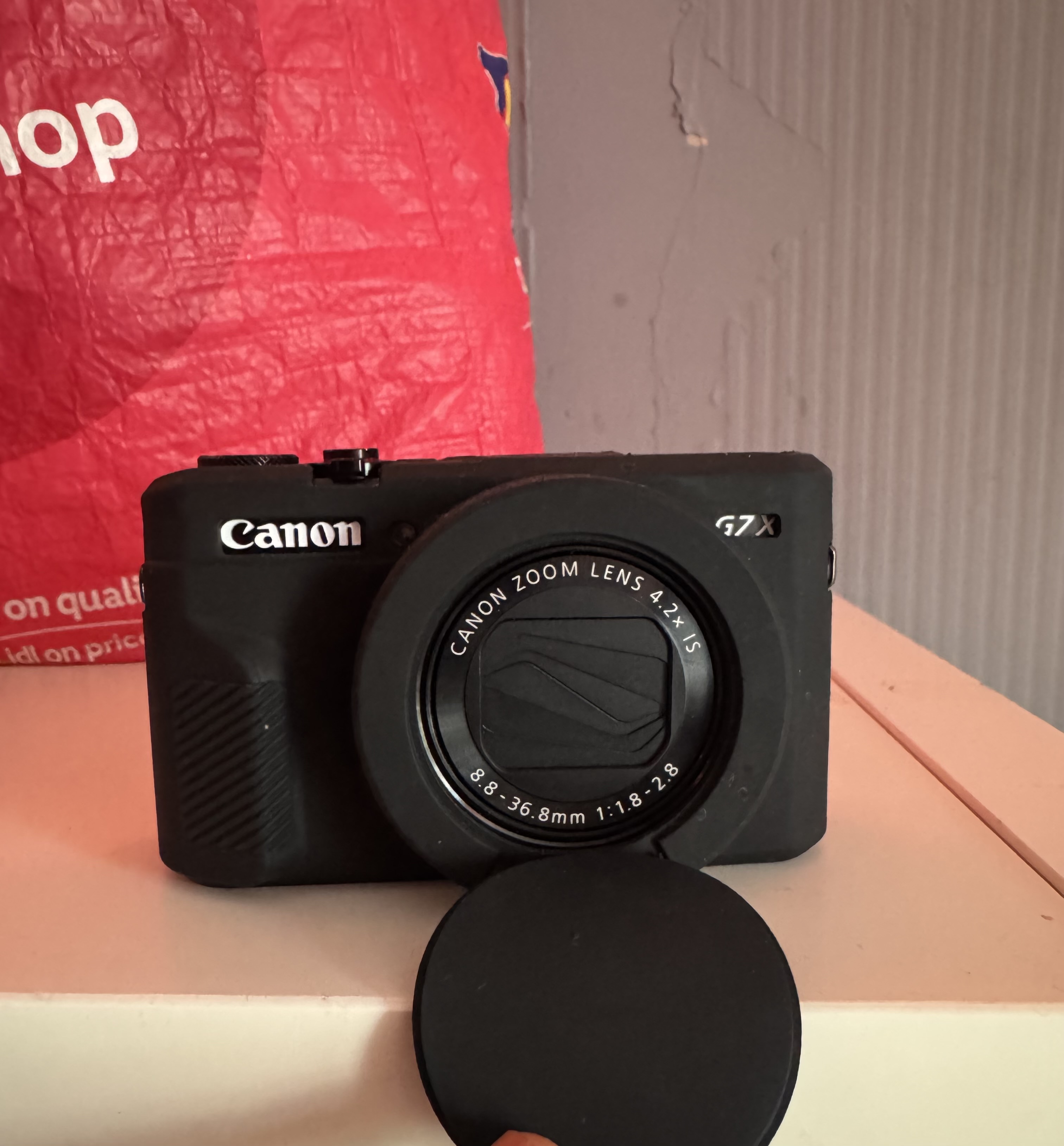 Canon powershot g7x mark il ideal for travel vlogging