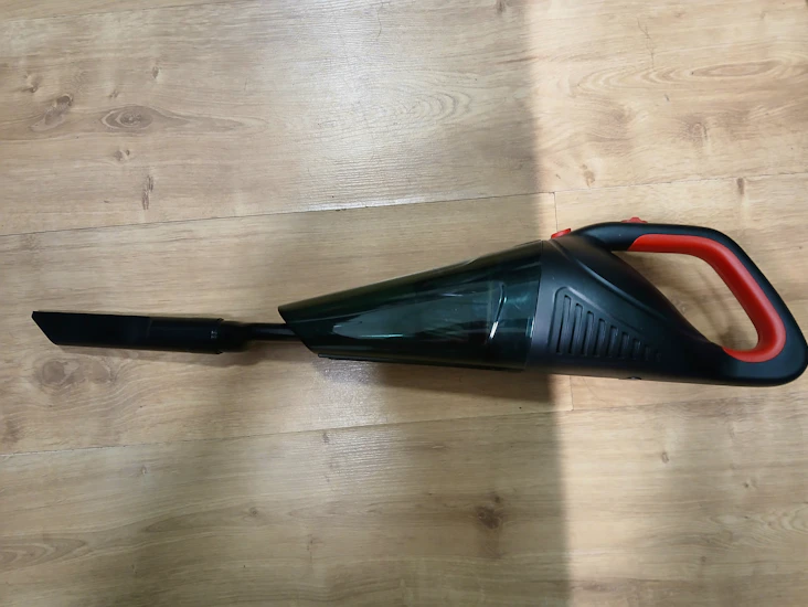 Cordless handheld vacuum cleaner