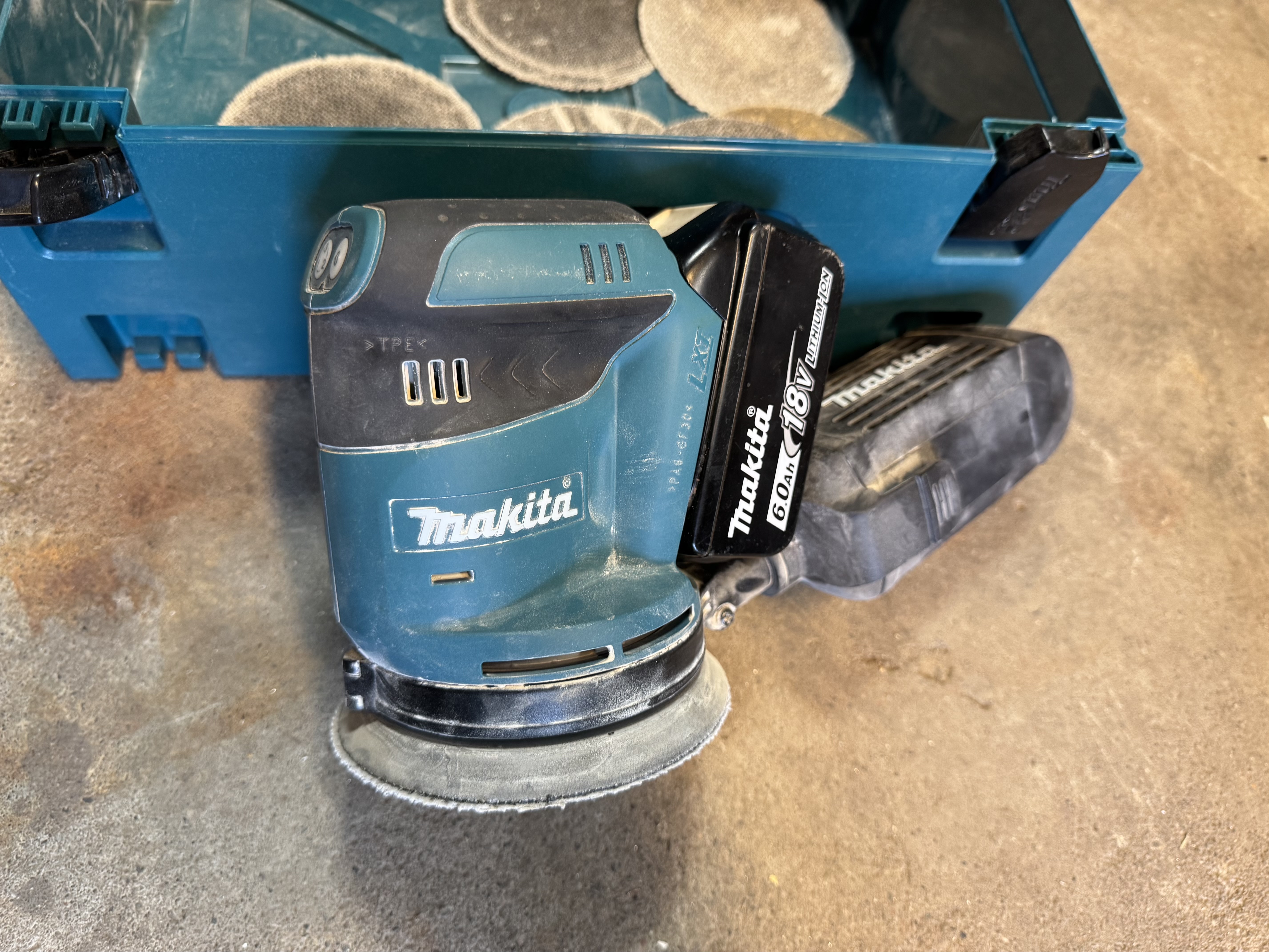 Makita 18v eksentersliper dbo180