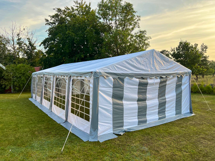 Partytält 10x5 meter inklusive montering