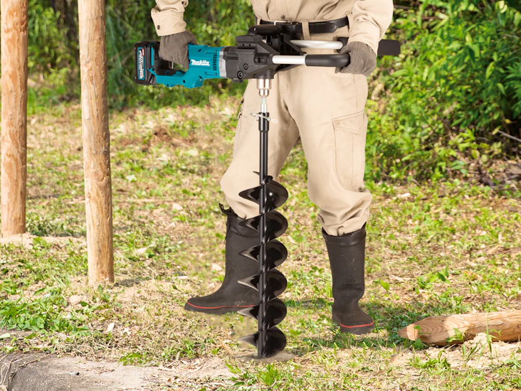 Kraftfull makita jordborr 40v