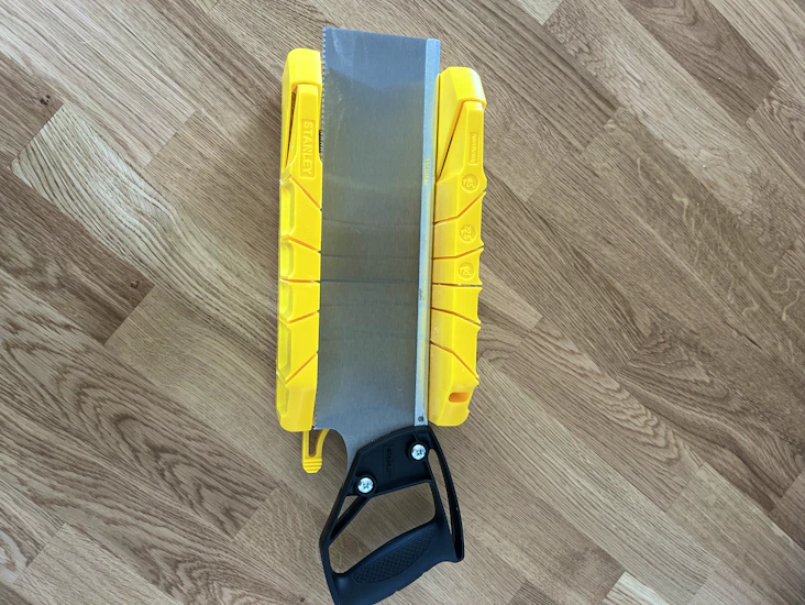 Geringslåda med såg