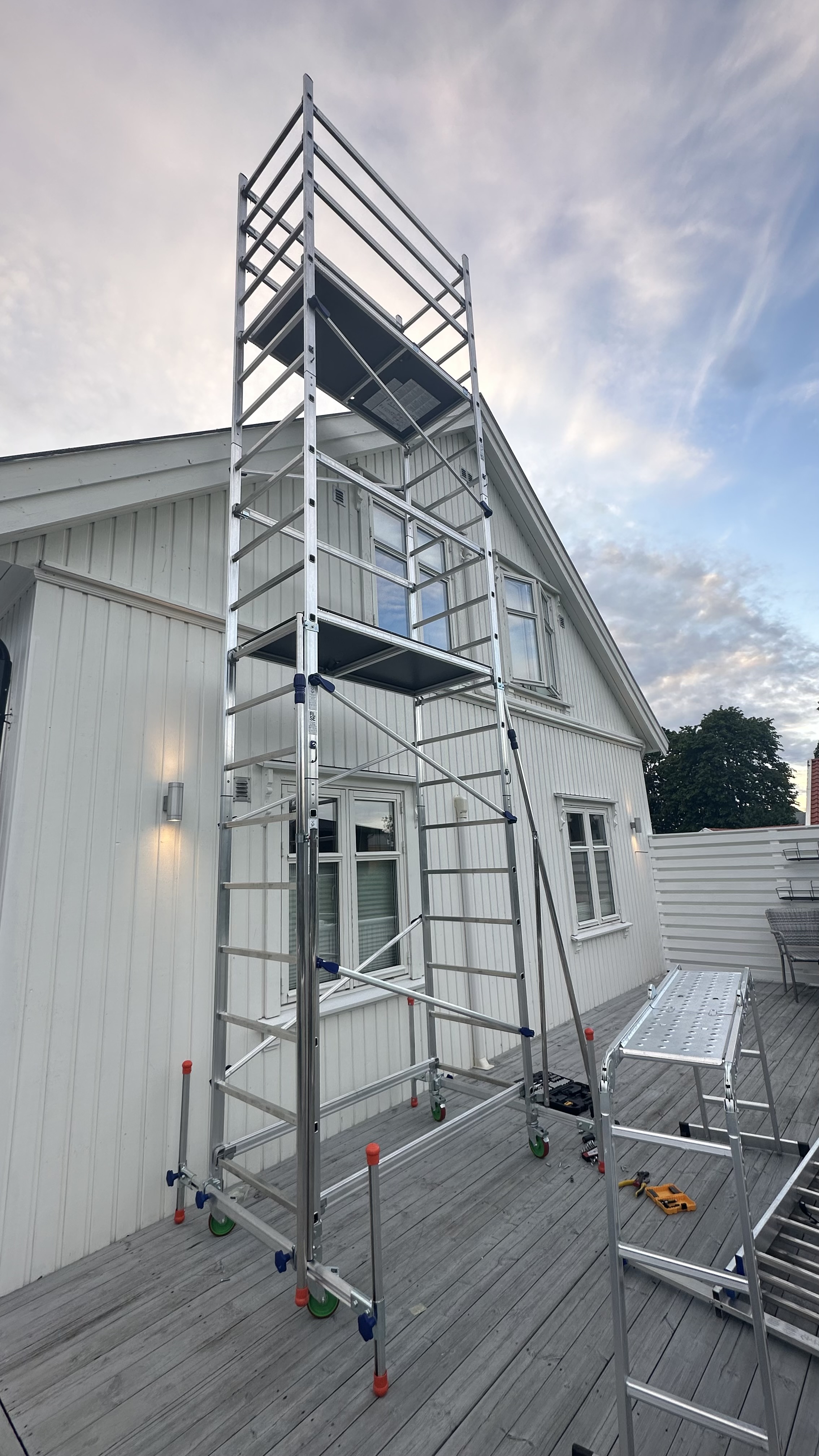 Modulbasert stillas med maks 6,9m arbeidshøyde