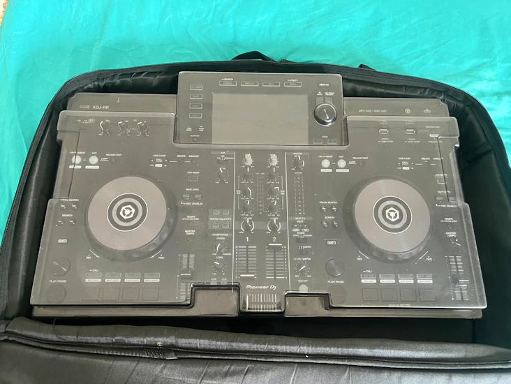 Pioneer xdj-rr with carry bag