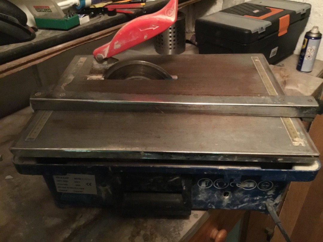 Kakel skärare 230 v.