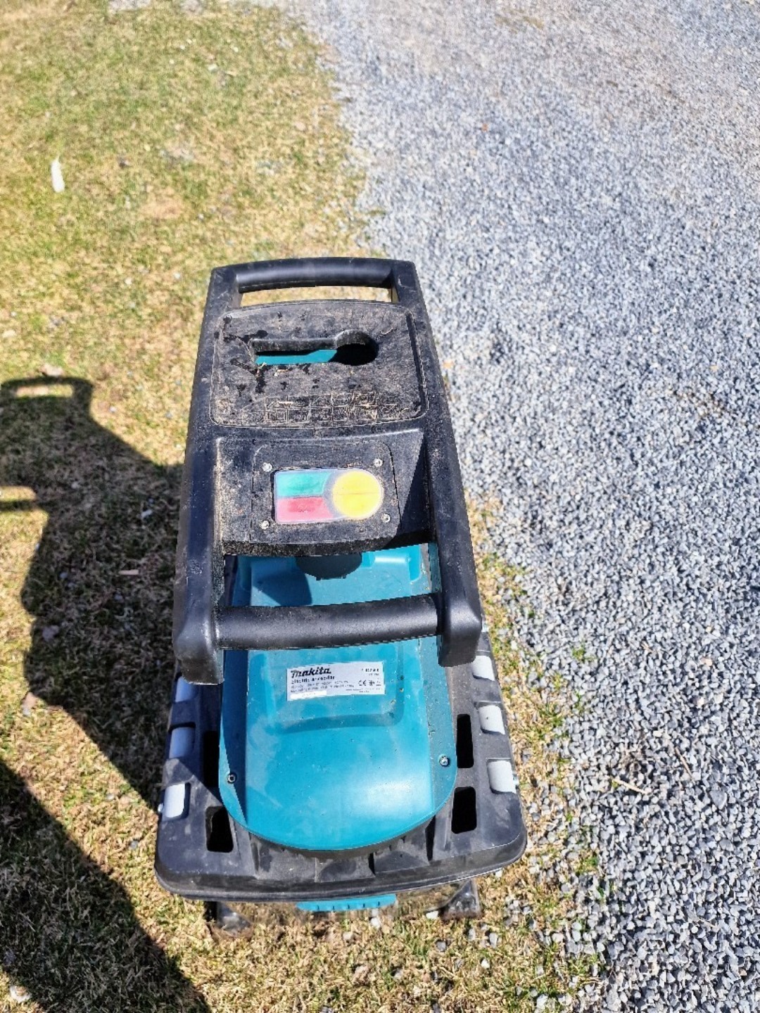 Makita ud 2500 kompostkvern til leie!