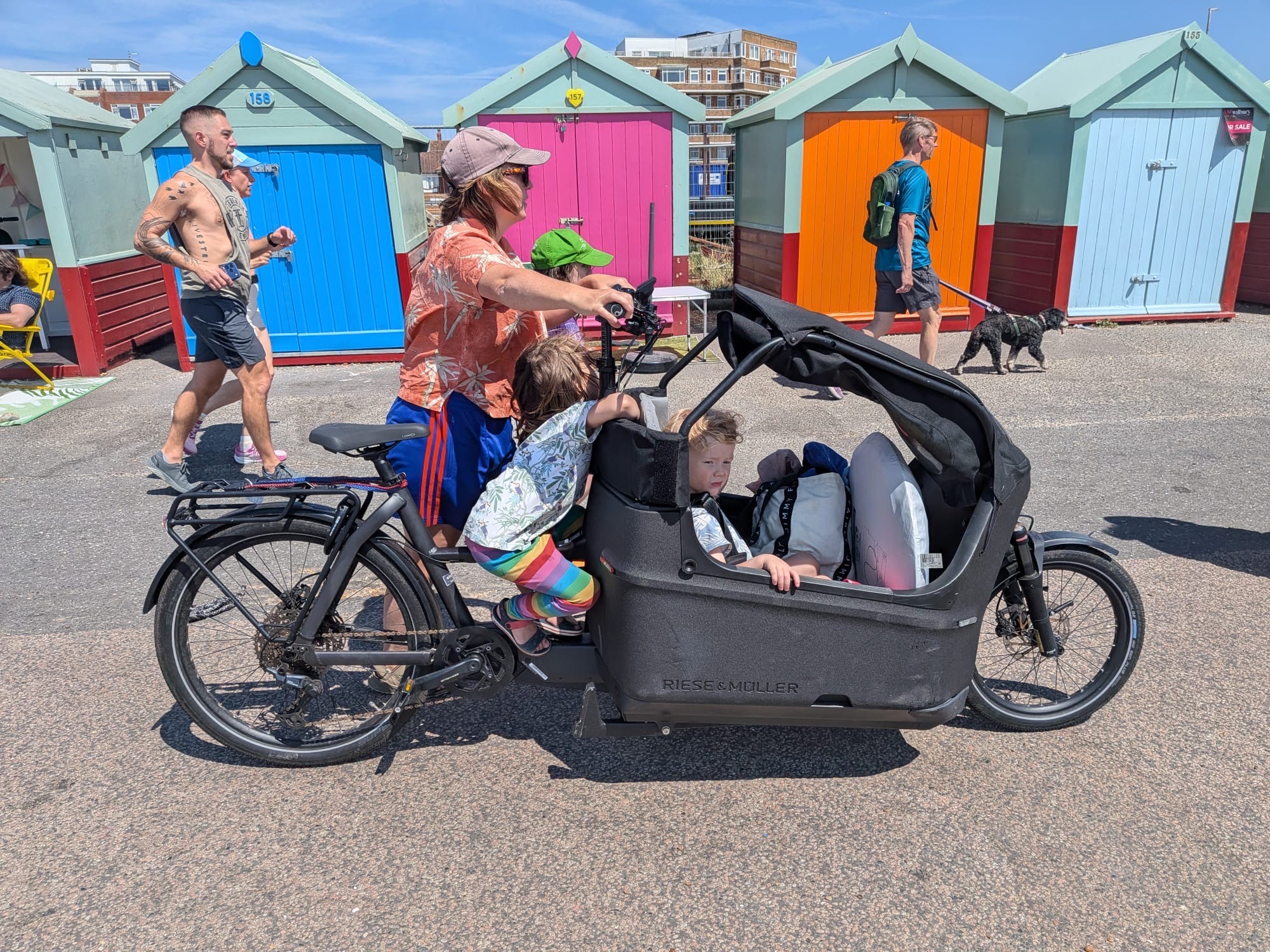 Family cargo bike