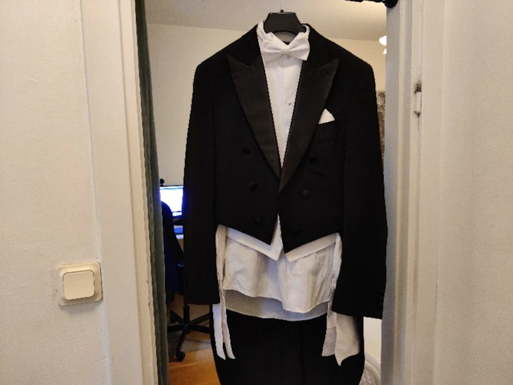 Frack strl 46 med tillbehör