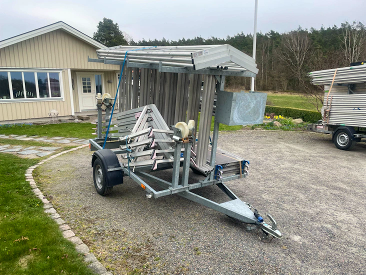 Rullställning 6 m och rss fallskydd 9 m på trailer