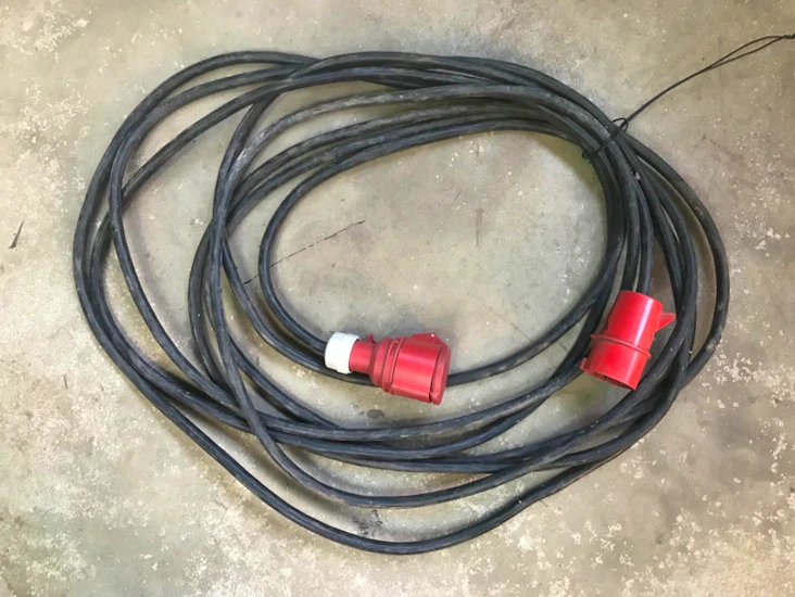 Elkabel 3 fas, 16 a, 380 v, 12 m lång