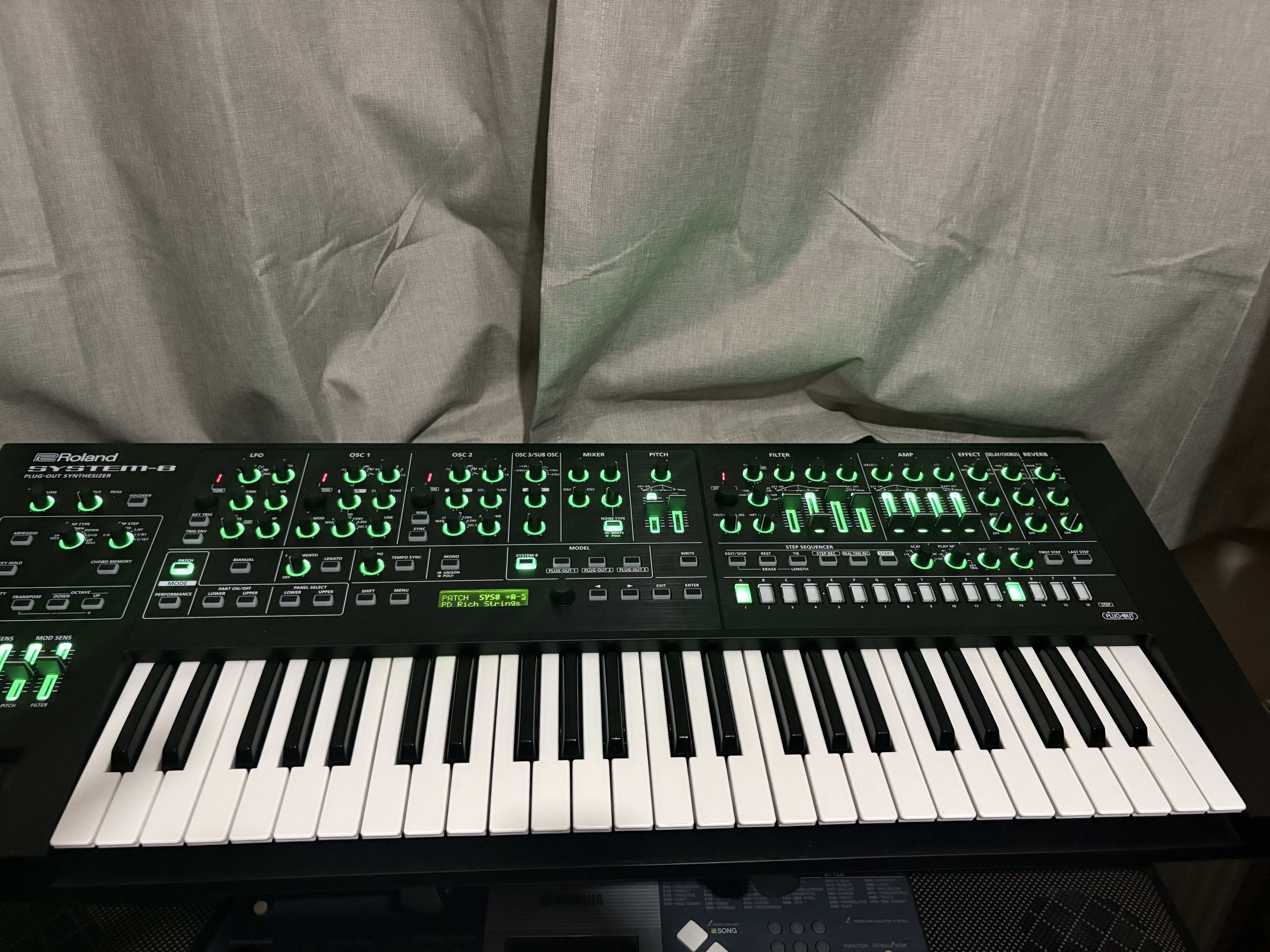 Roland system 8 piano synthetizer