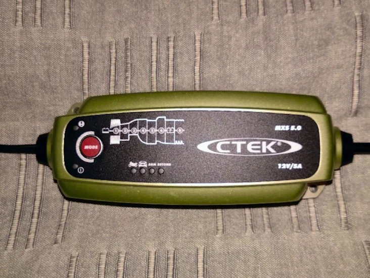 Batteriladdare 12v 5a ctek