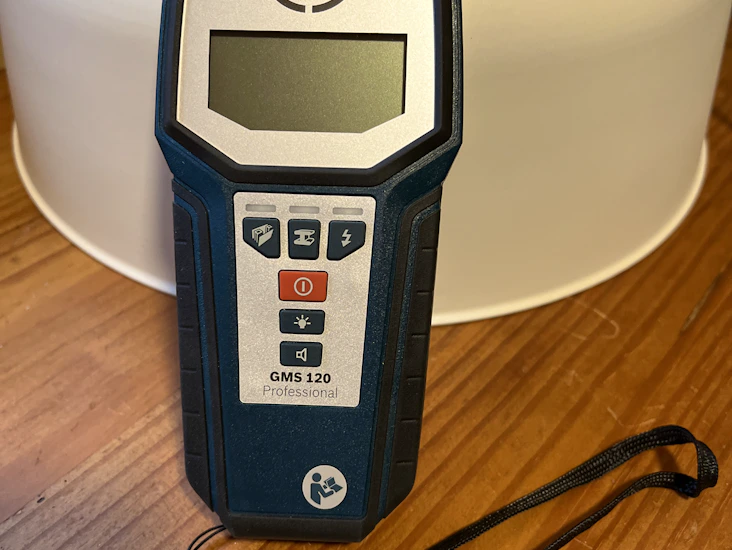 Vad gömmer sig bakom väggen? bosch gms 120