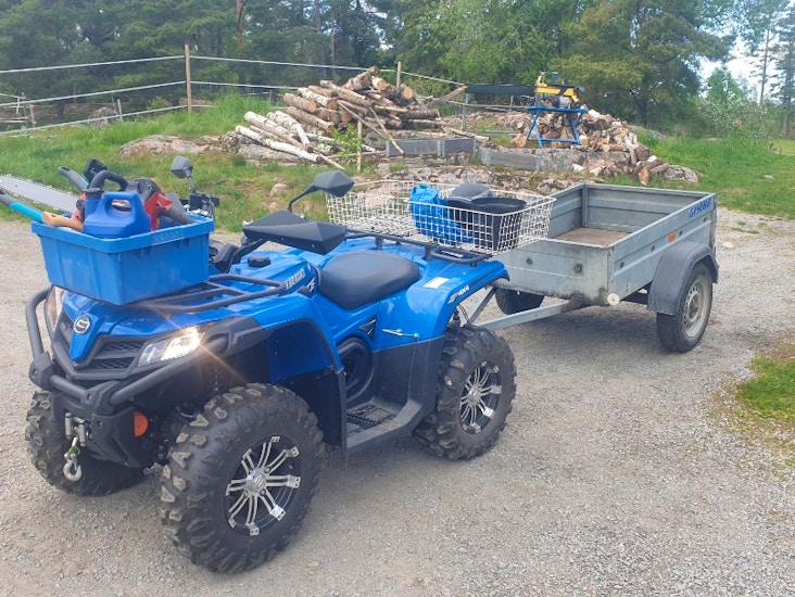 Vägreggad fyrhjuling för dig med b-körkort (cf moto 450s= med 50-kula / diffspärr