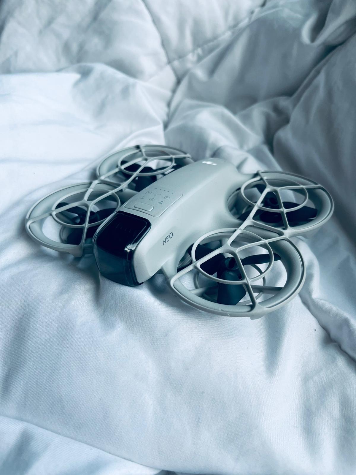 Dji neo drone bundle – 3 batteries + case for all-day flying