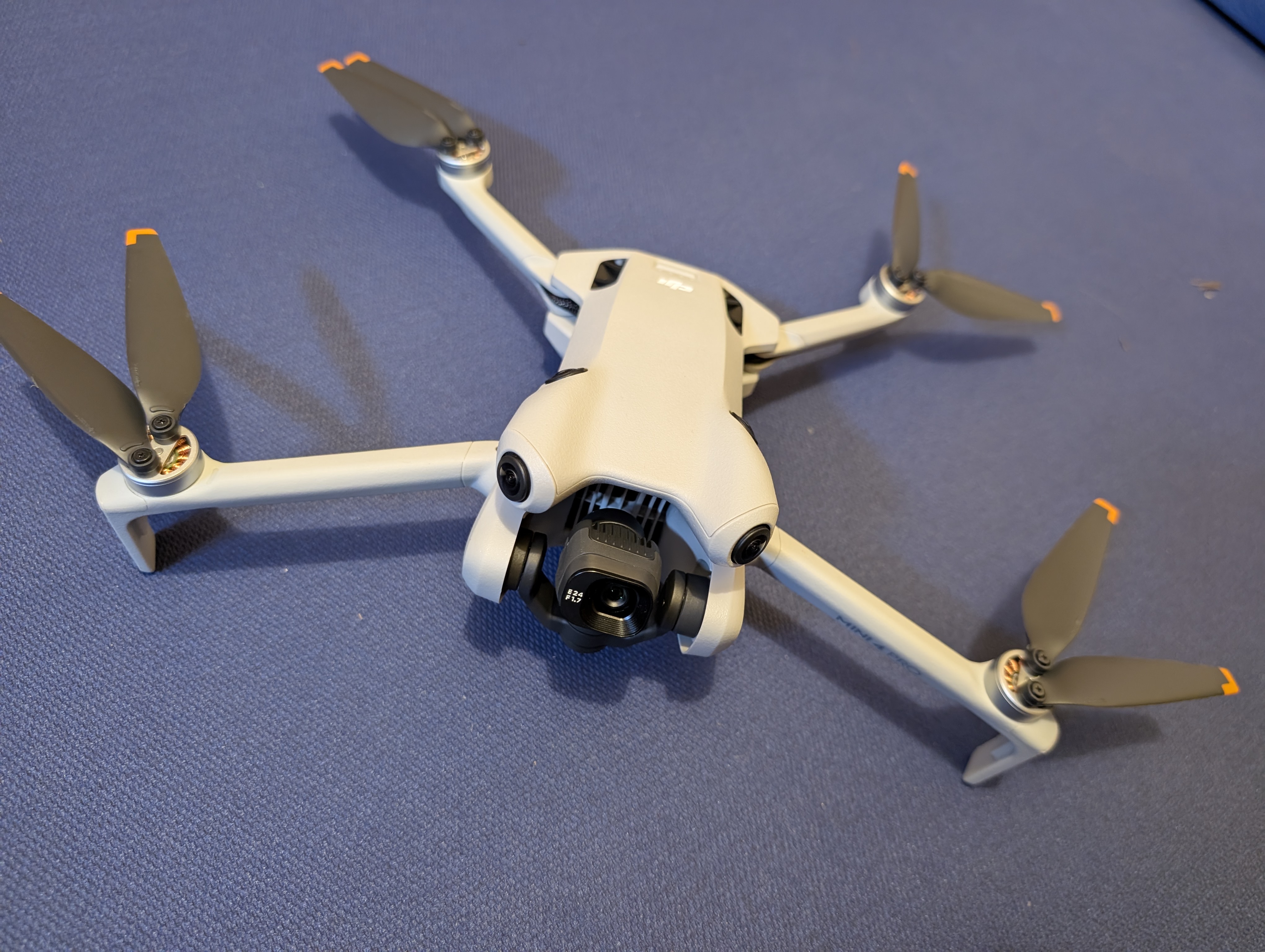 Dji mini 4 pro - fly more combo with rc2 controller and 3 batteries.