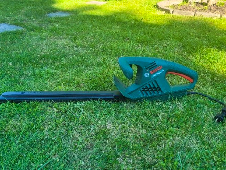 Eldriven häcksax bosch easyhedgecut 45