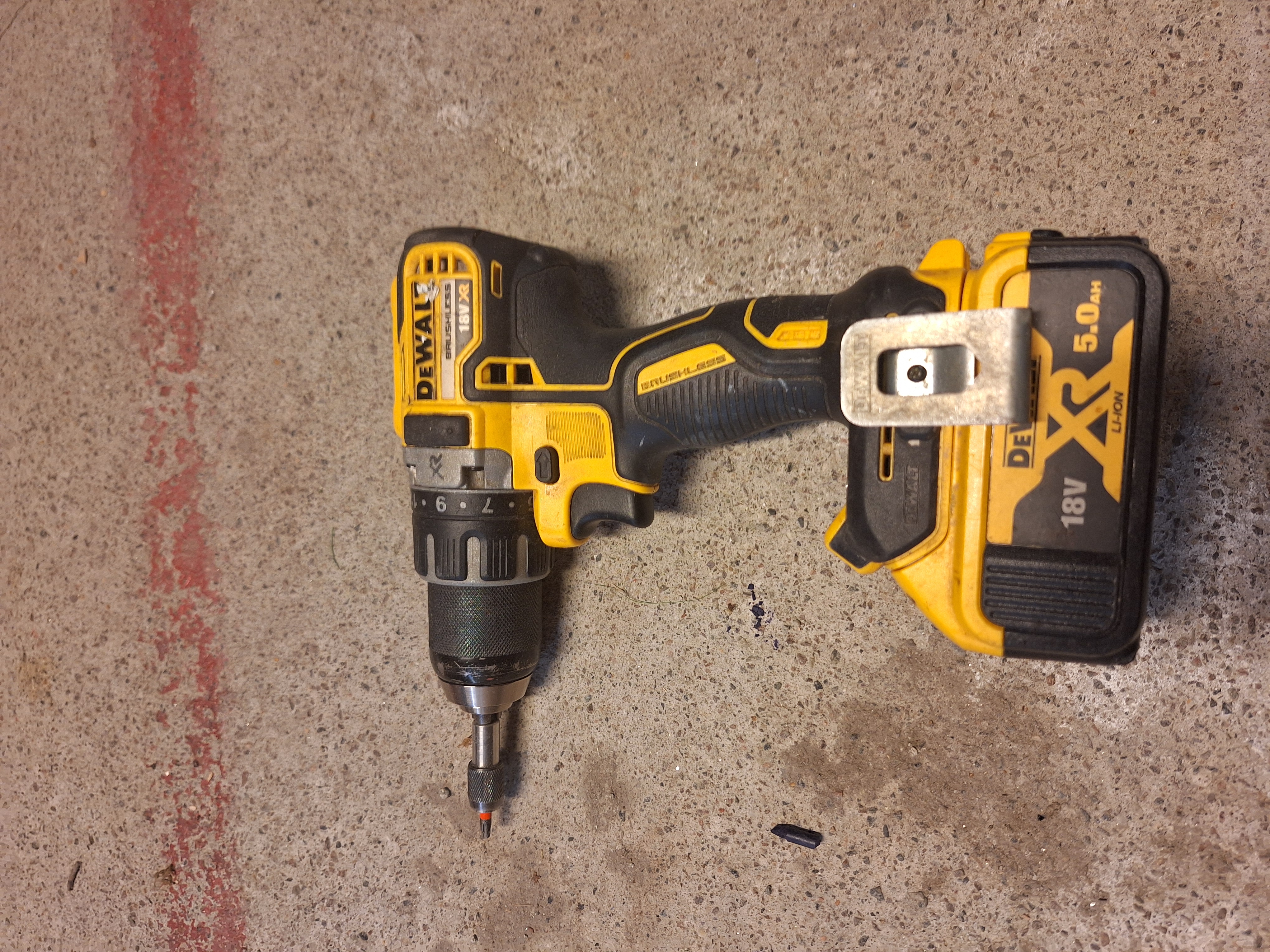 Drill dewalt 18v dcd791