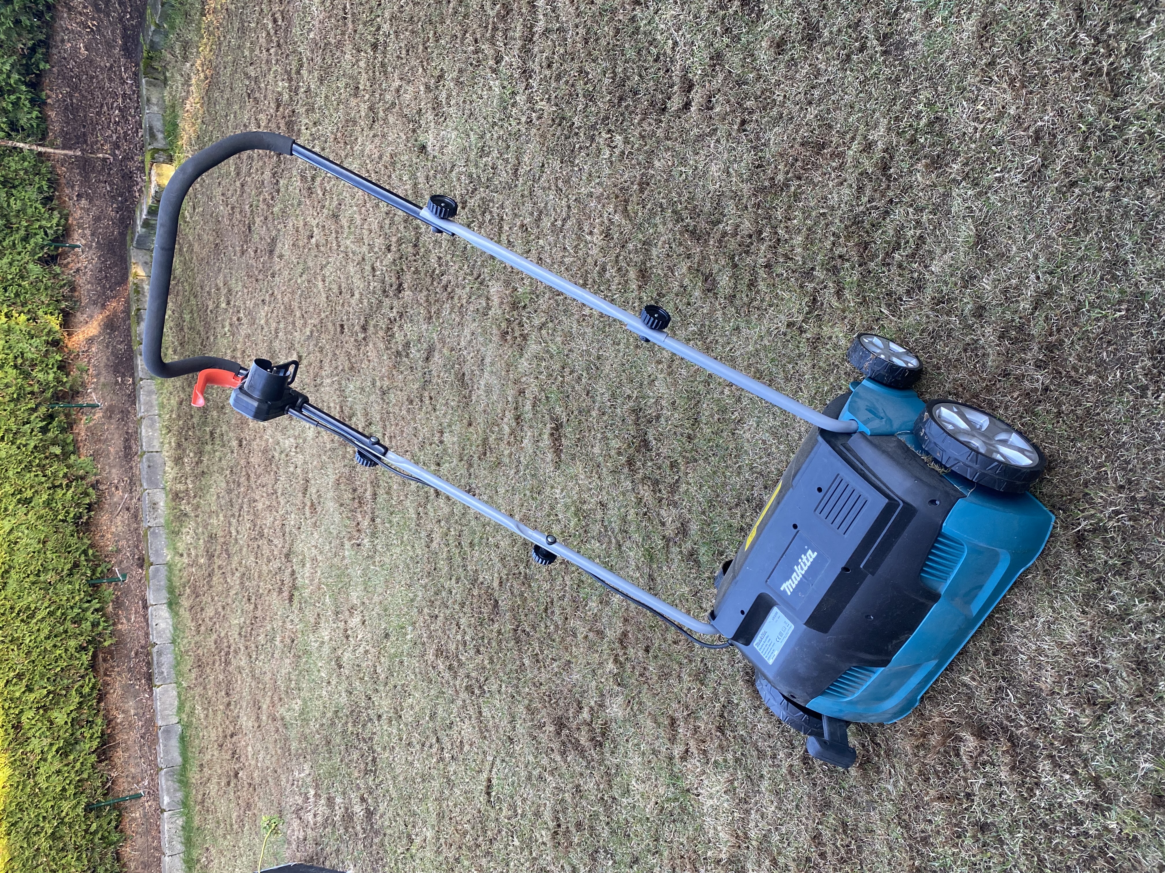 Mosefjerner makita uv3200