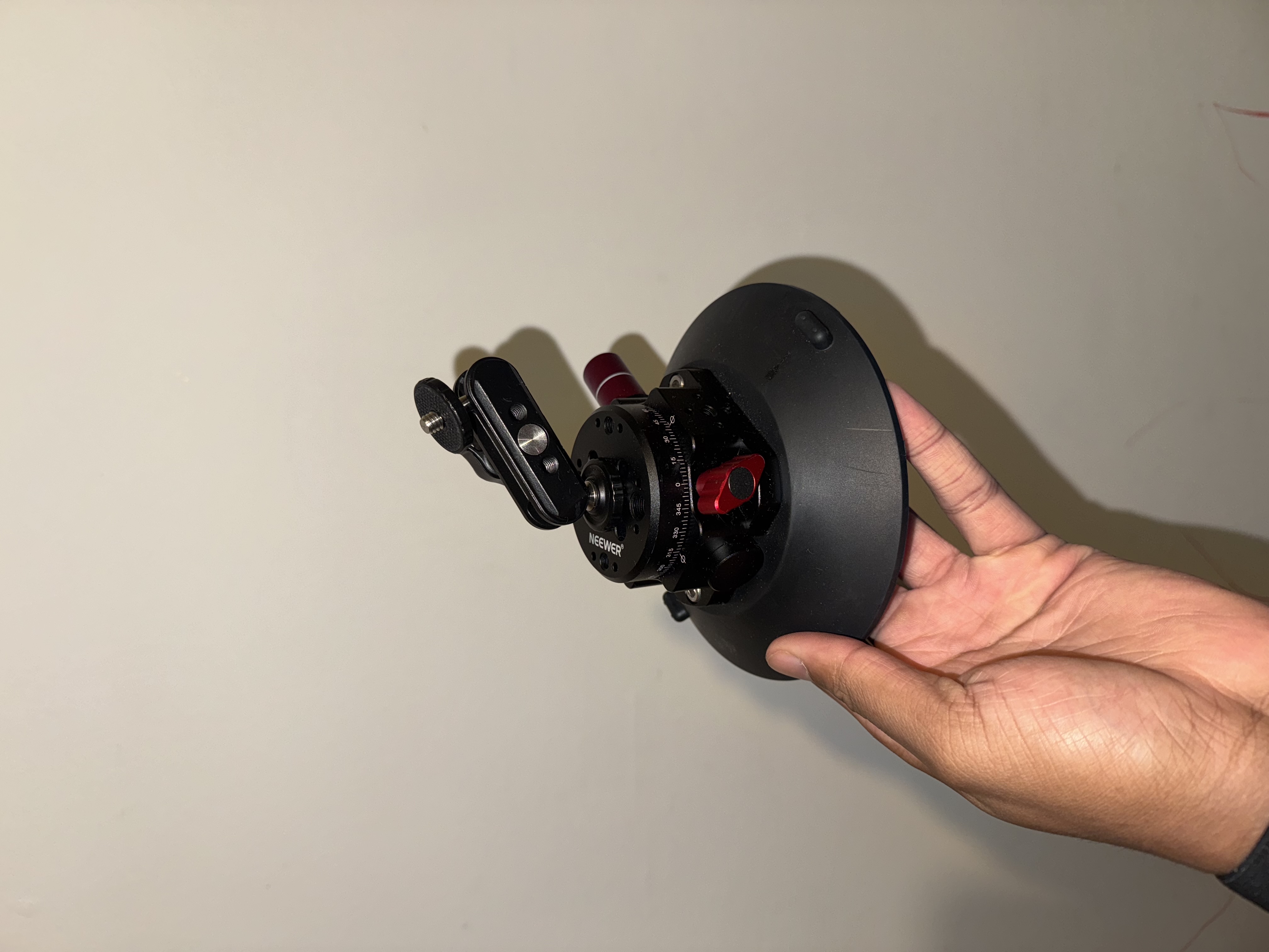 Neewer suction mount