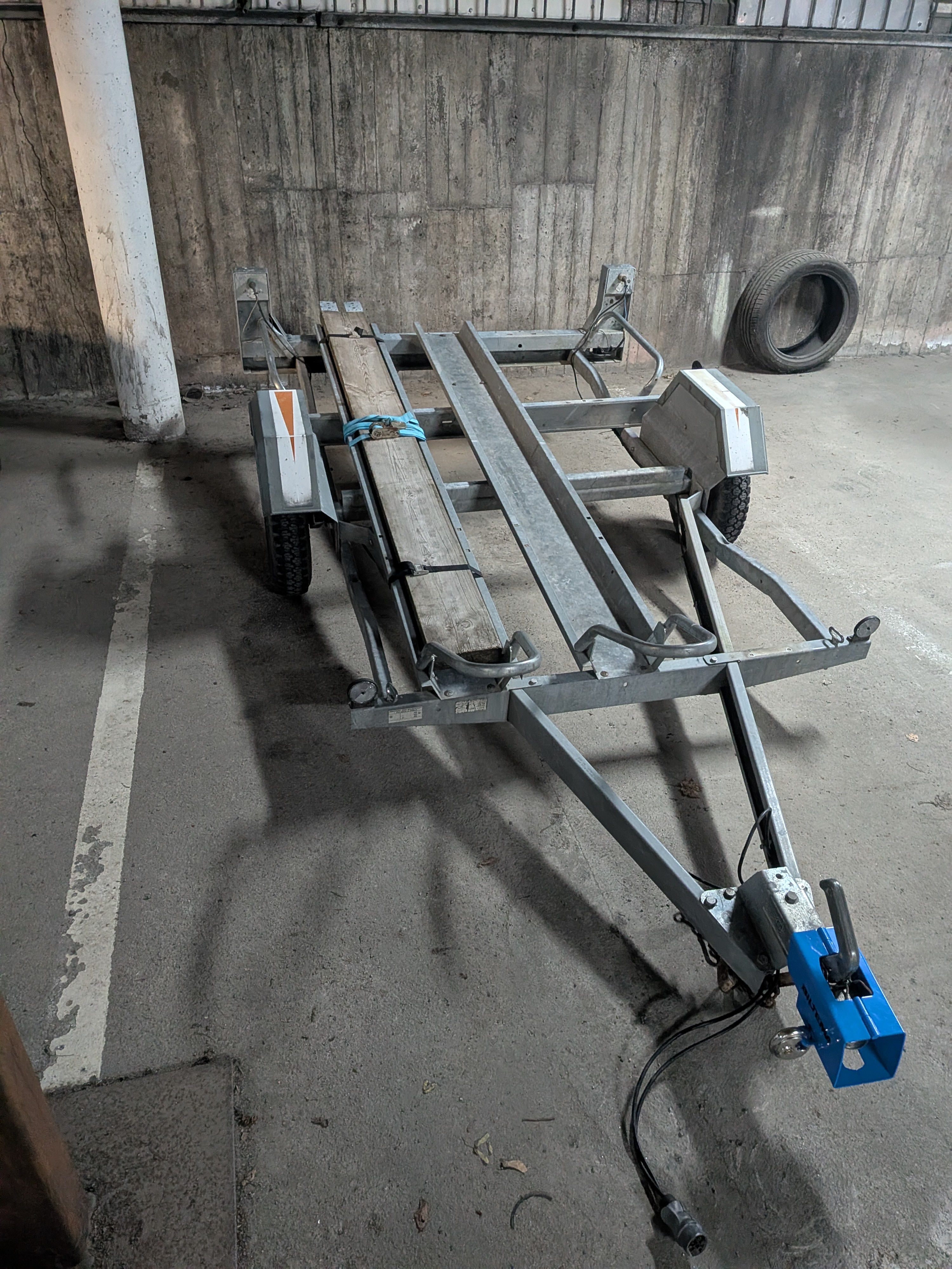 Mc-släp – plats för 2 motorcyklar