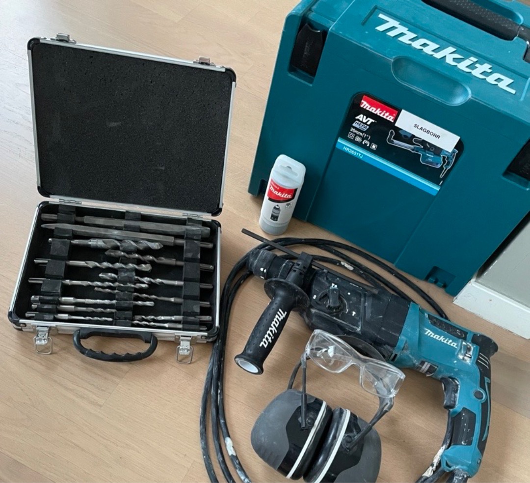 Slagborr med tillbehör