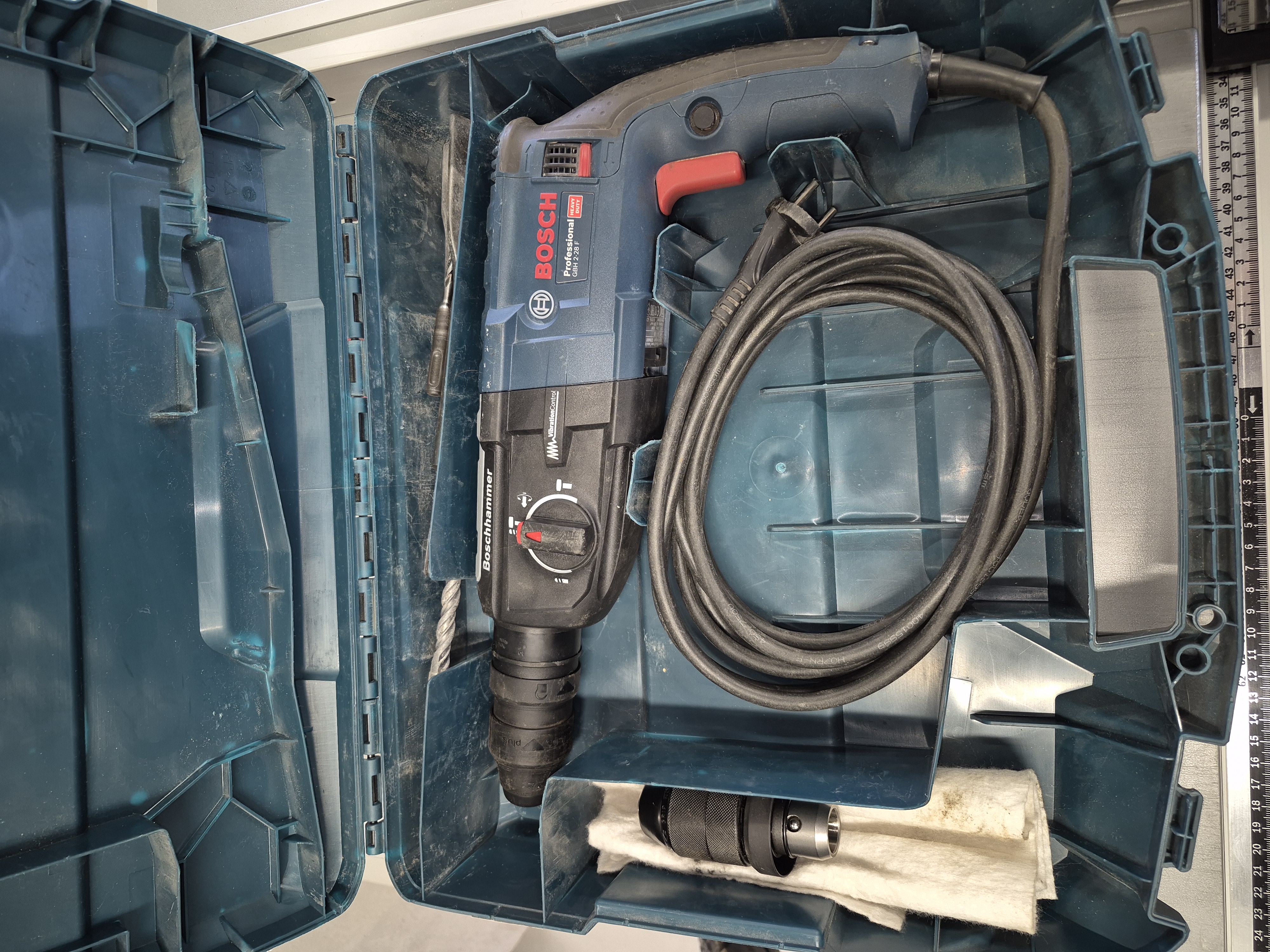 Bosch gbh 2-28 f