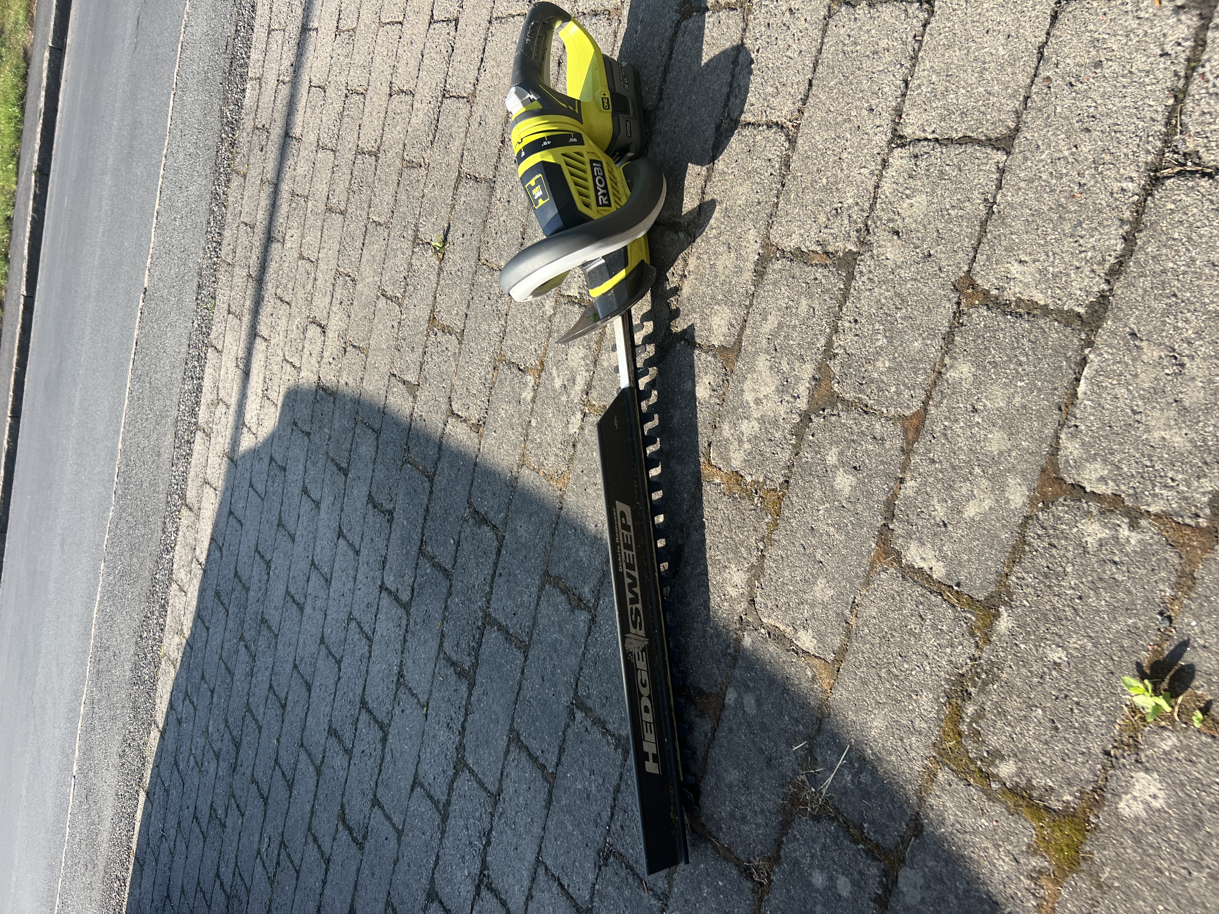 Häcksax ryobi one batteridriven inkl 2st batterier samt laddare