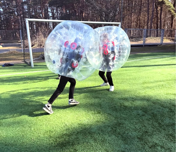 2 bumperballs + batteridriven pump