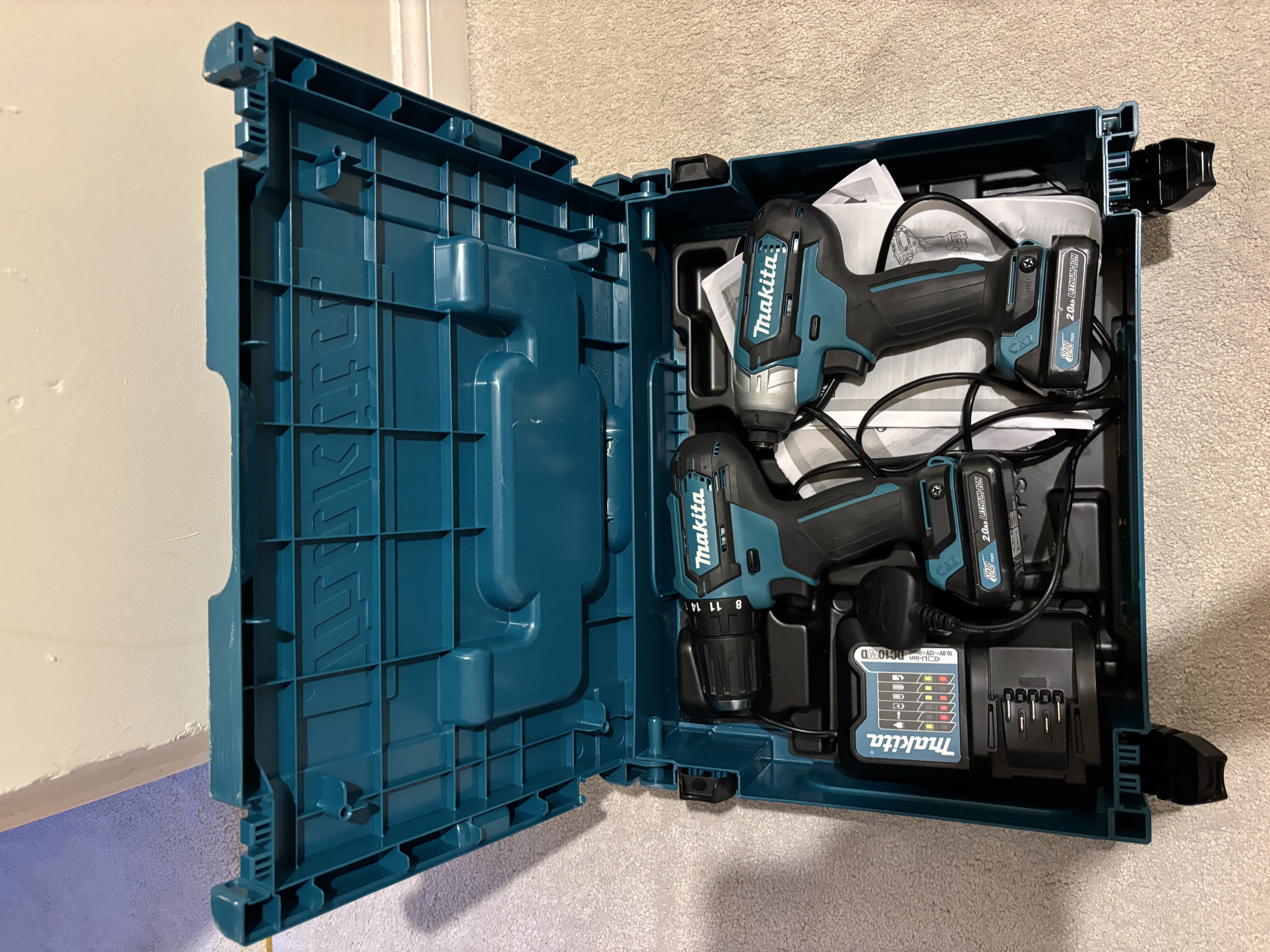 Makita cordless drill and impact driver set (df033d and df333d )